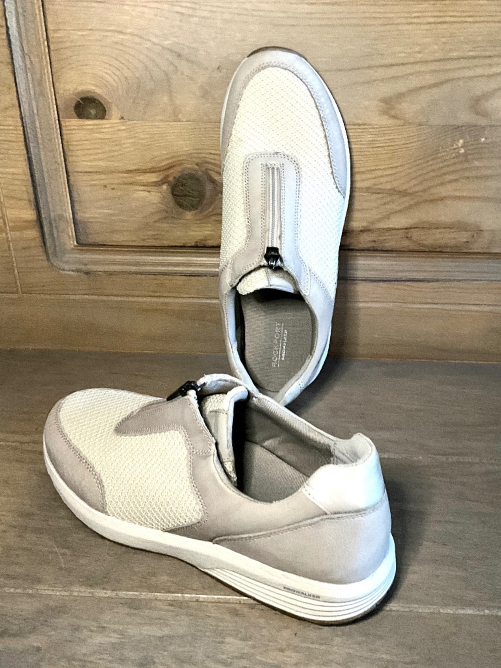 Rockport Slip On Sneaker W9/UK7 Taupe Mesh Zip Pull Walking Comfort CI8120 EUC